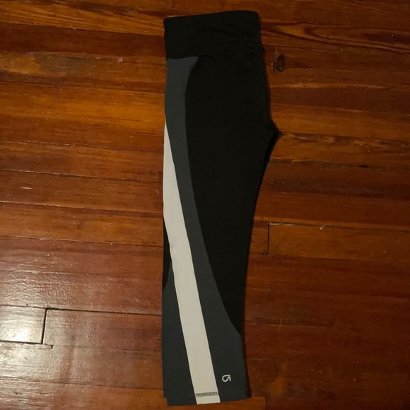 Gapfit workout capris - Picture 1 of 3